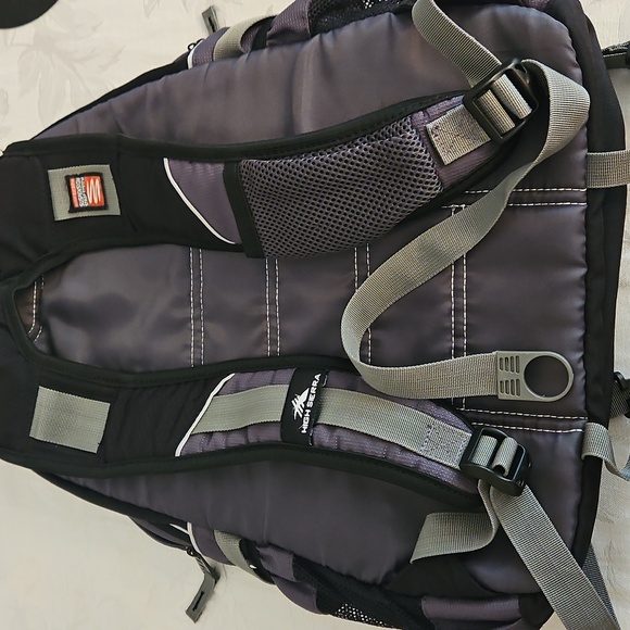 High Sierra Backpack. - Picture 4 of 11